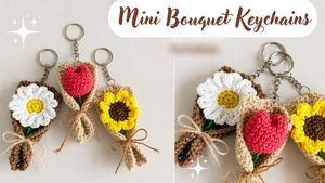 lMini Crochet Bouquet Keychains(1 pc)