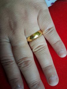 Elegant Gold Band Ring