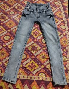 Girls Jeans🌸in 130