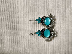 Exquisite Teal Stone &amp; Pearl Dangler Earrings