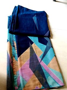 Stylish Geometric Print Saree