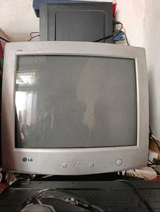 LG CRT Monitor 700E
