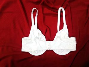 🇳🇿💫🎀White Satin Lace Trim Bra