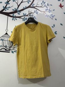 Basic V-Neck T-Shirt 🇩🇪