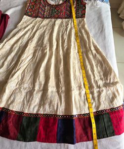 Elegant Off-White Kurta with Maroon Scarf