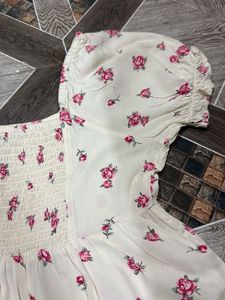 Cream Floral Puff Sleeve Top