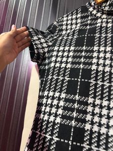 Chic Black &amp; White Plaid Mock Neck Top