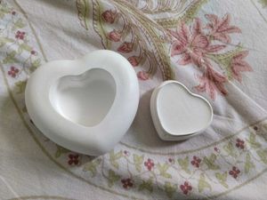 Charming White Heart container