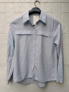 New with tag Light Blue Collared Button-Up Shirt