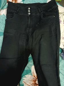 Black High-Waisted Denim Jeans