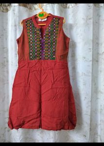 Embroidered Sleeveless Kurta
