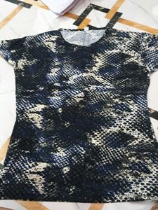 Stylish Abstract Print Top