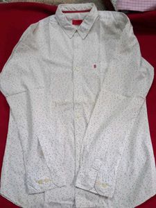 IZOD Dotted Casual Shirt GENTLY USED