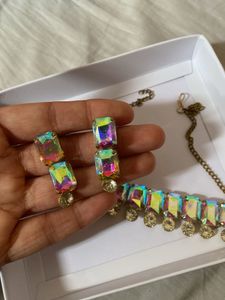 Stunning Crystal Necklace &amp; Earring Set