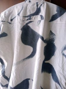 Abstract Patterned Short Sleeve Shirt