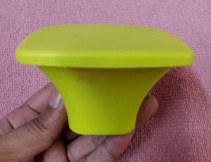 Hand Juicer.
