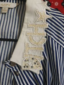 Chic Striped Button-Up Blouse with Lace Collar