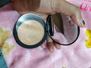 Becca Shimmering Skin Perfector