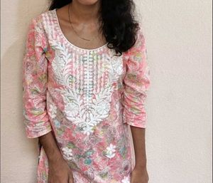 Pink Floral Embroidered Kurta