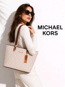 Michael kors Premium off-white Tote 🥹