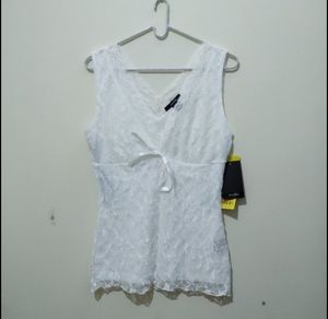 Majora White lace sleeveless top blouse