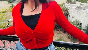 Chic Red top