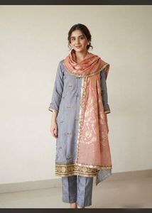 Elegant Grey Embroidered Kurta