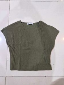 form fitting crop top 💚💚