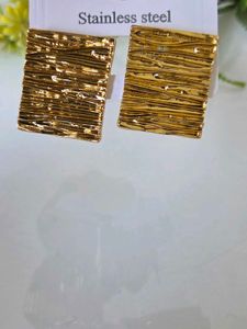 Trendy earrings