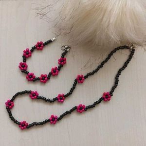 Beaded Flower Necklace & Bracelet Set