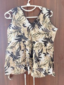V-Neck Leaf Print Sleeveless Top