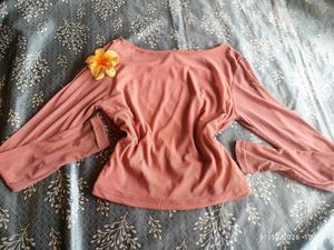 Chic Ruched Long Sleeve Top