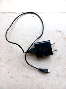 Syska Mobile Charger