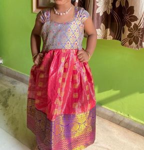 Kids gown