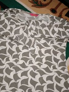 Stylish Grey &amp; White Patterned Kurta