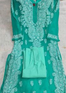 Green Chikankari Kurti with inner in XS-S