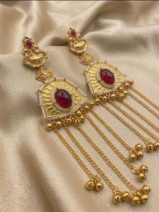 Elegant Gold Tone Dangle Earrings
