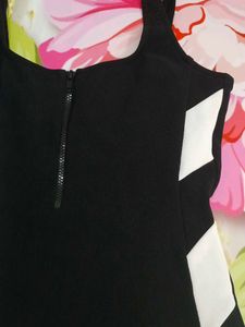 (1100)Black &amp; White One-Piece Swimsuit