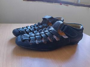 Stylish Black Gladiator Kurta Shoes For Men and Wo