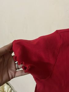 Chic Red Lettuce Trim Cropped Top