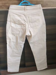 H&amp;M Slim Mom High Ankle Jeans - Light Beige