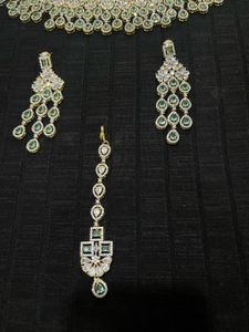 Stunning Emerald &amp; Diamond Necklace Set