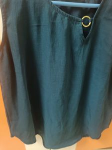 Stylish Sleeveless Blue Top