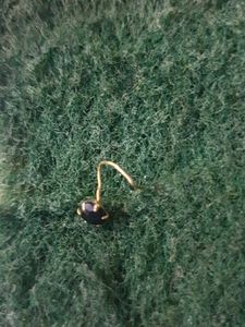100% gold Elegant Black Gemstone Stud noise pin
