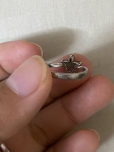 Sparkling Emerald ring