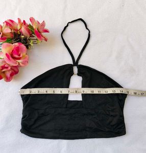 Shein : Stylish Black Halter Neck Crop Top