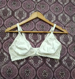 Triumph Elegant Lace Bra(FIXED PRICE)