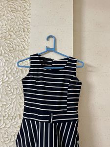 Chic Striped Sleeveless Dress