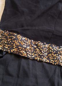 Black And Gold Glittery Top🖤✨