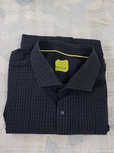 Peter England Men's Striped Shirt